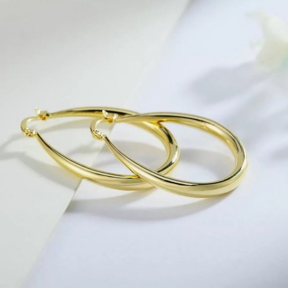 NEW 18K Yellow Gold 1.5'' Oval Hoop Earrings - Picture 8 of 12